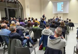 Le innumerevoli possibilità di fare sport nella natura a Busca,  Villar San Costanzo, Rossana e Costigliole Saluzzo sono state illustrate ieri davanti ad un folto pubblico nella serata organizzata dal Comune nello spazio Incontri Porta Santa Maria